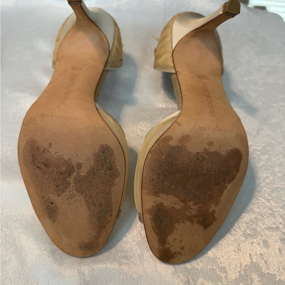 Manolo Blahnik Satin/Silk/Velvet Champagne Open Toe Pumps. Size 36 1/2. - Picture 7 of 7